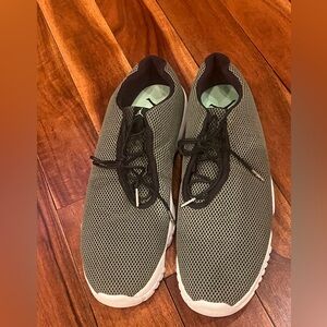 NIKE Air Jordan Futures.  Green, size 13.  Great condition. 

Smoke free home.